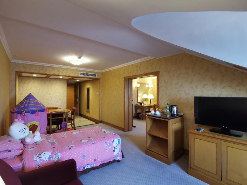 Qingdao Oceanwide Elite Hotel - image 11