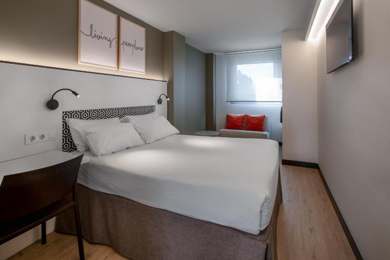 Double or Twin Room image 4