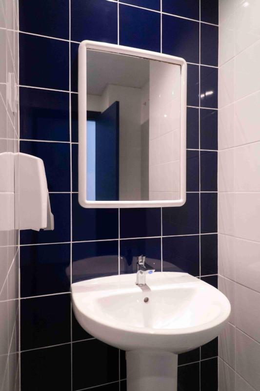 Bed in a 8-Mixed Dorm (Ensuite) image 1