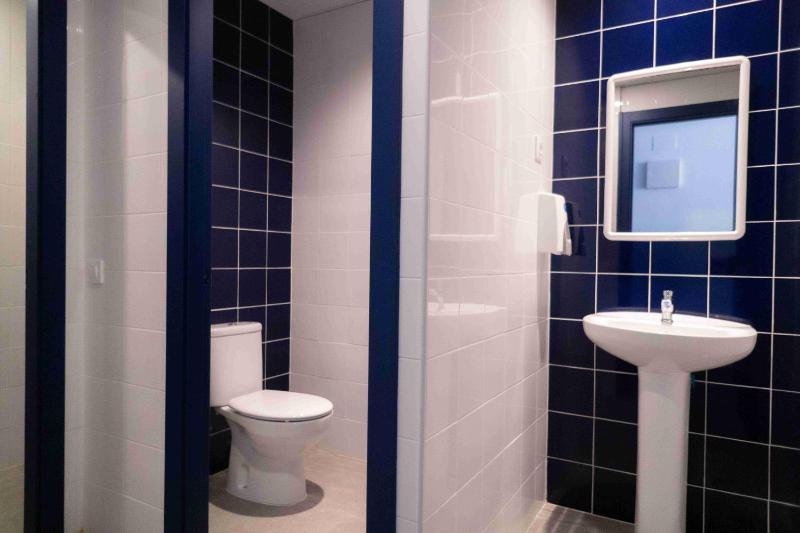 Bed in a 8-Mixed Dorm (Ensuite) image 4