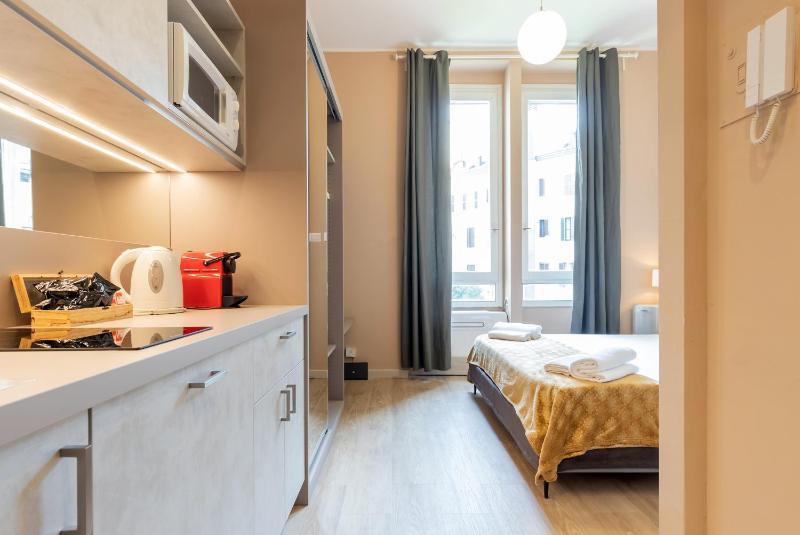 Studio - Via Napo Torriani 22 image 4