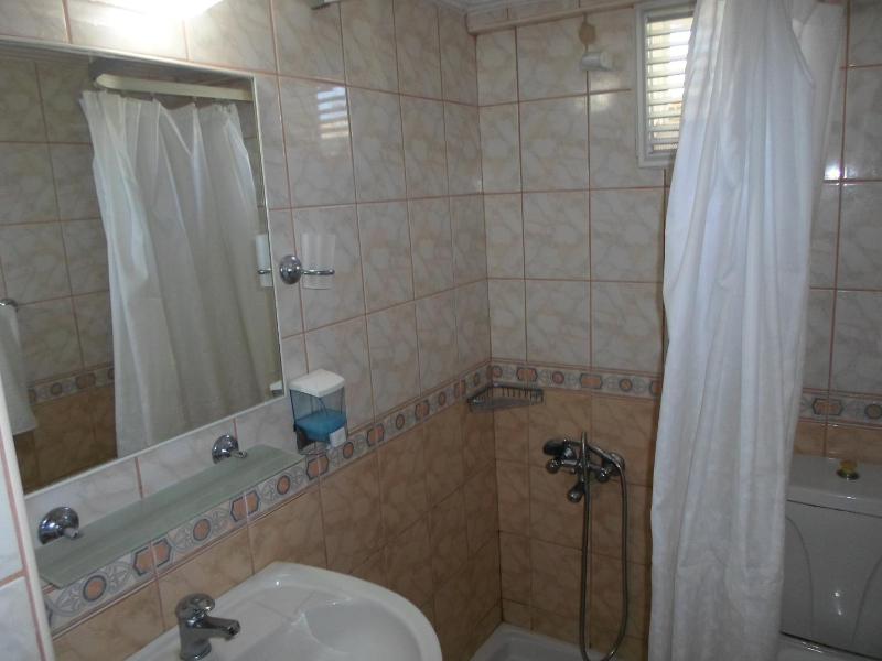 Standard Single Room image 4