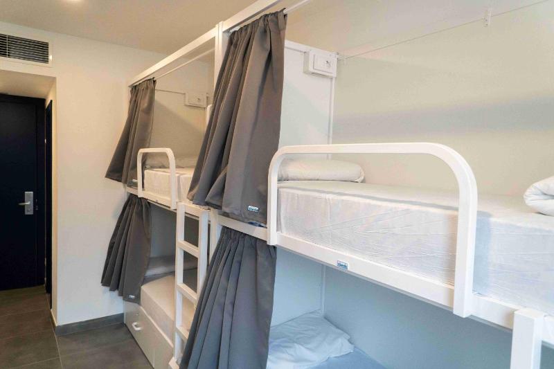 Private Dormitory Room (6 People) image 4