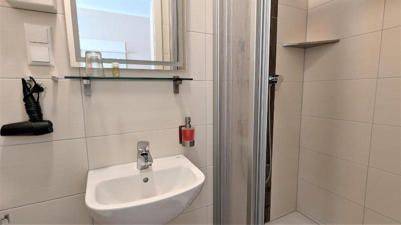 Standard Single Room image 1