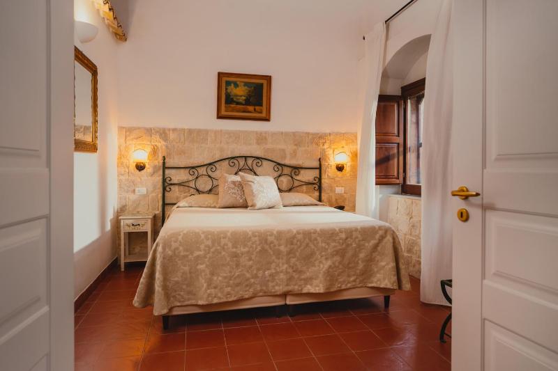 Superior Double Room image 1