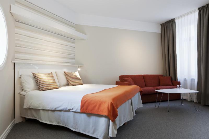 Superior Quadruple Room image 4