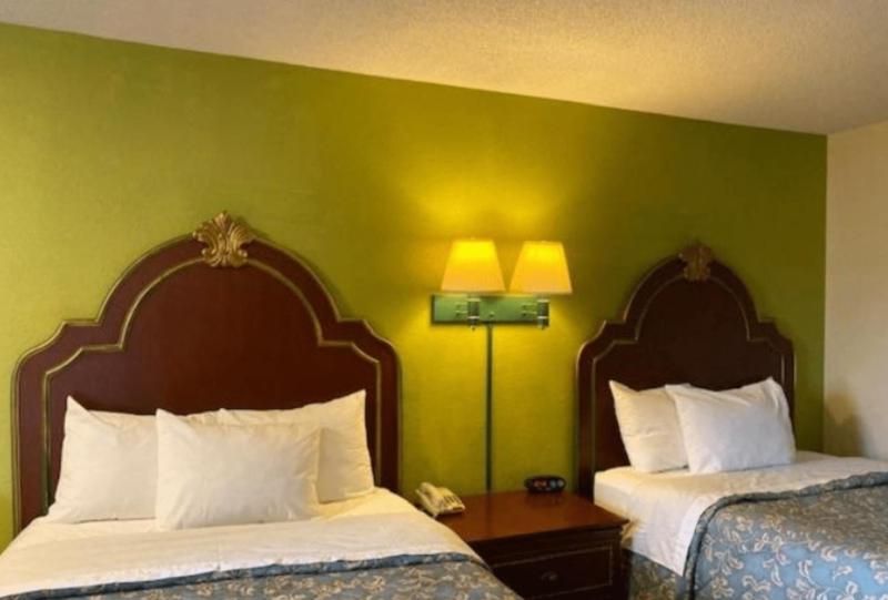 Deluxe Double Room with Two Double Beds - Non-Smoking image 4