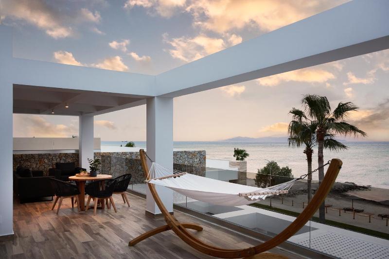 Master Suite Sea View with Outdoor Jacuzzi image 2