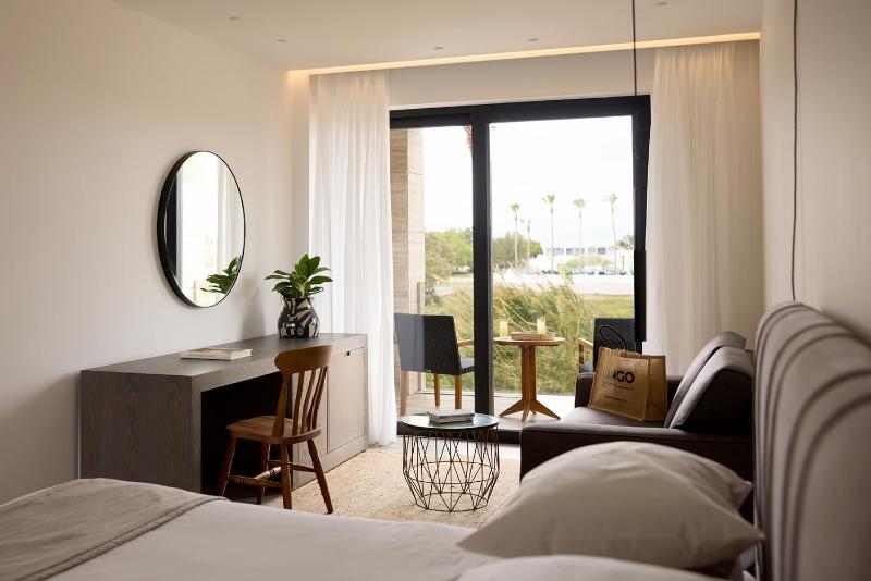 Deluxe Double Room image 2