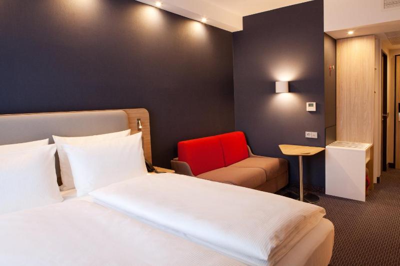 Holiday Inn Express Dusseldorf Airport By IHG - image 26