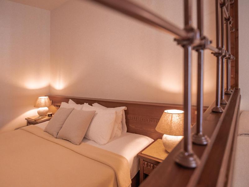 Dracos Hotel - image 20