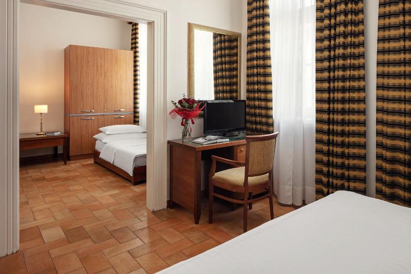 One-Bedroom Apartment (4 Adults) image 4