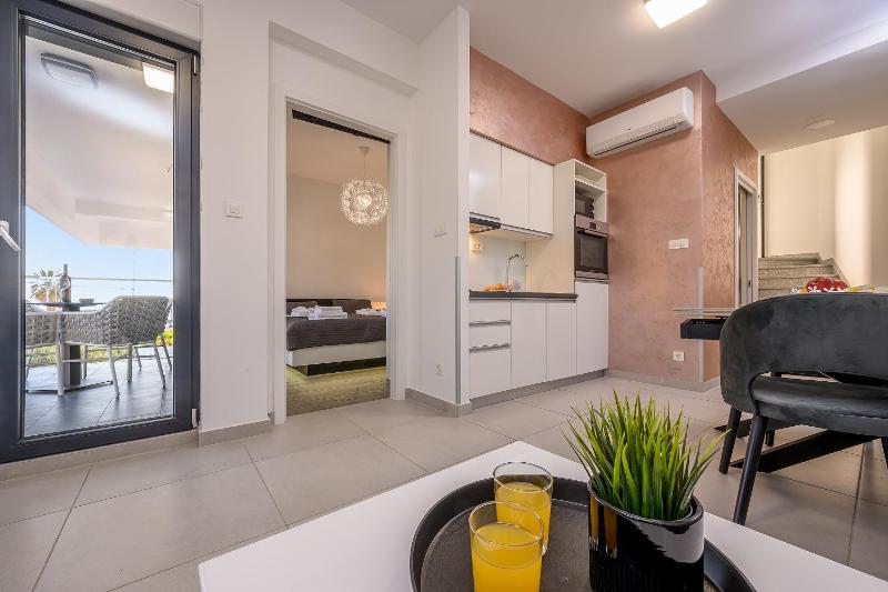 Apartment image 3