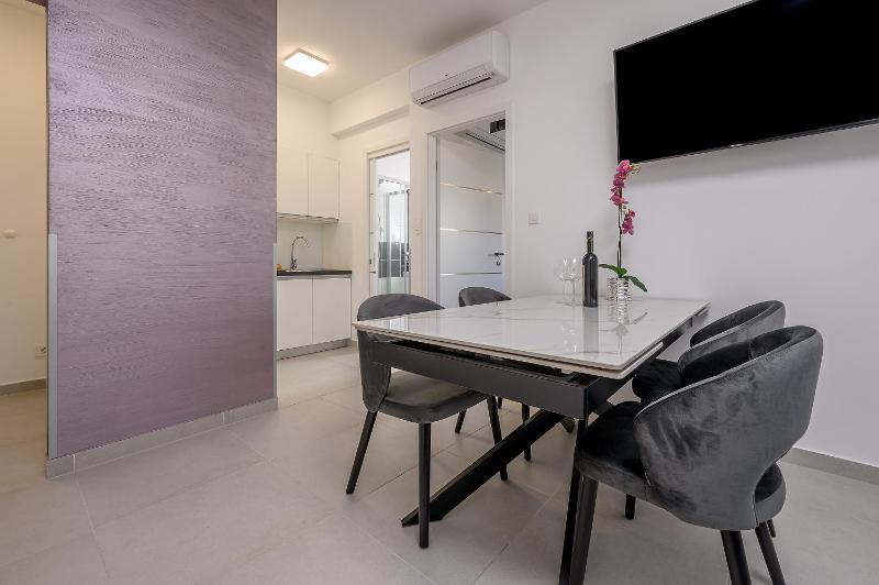 Apartment image 4