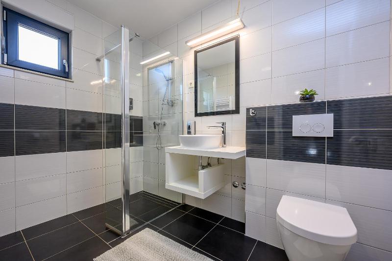 Double Room image 3