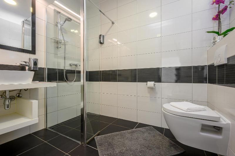 Apartment image 3