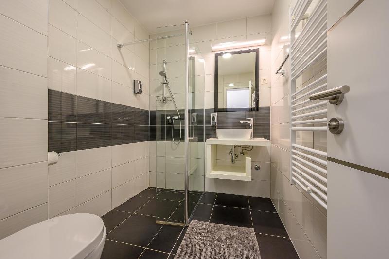 Apartment image 3