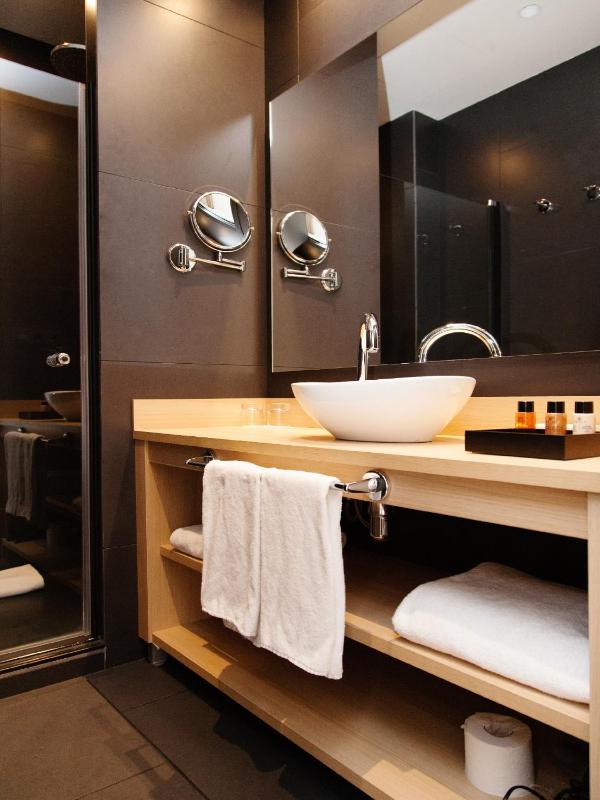 Comfort Double or Twin Room with Balcony image 3