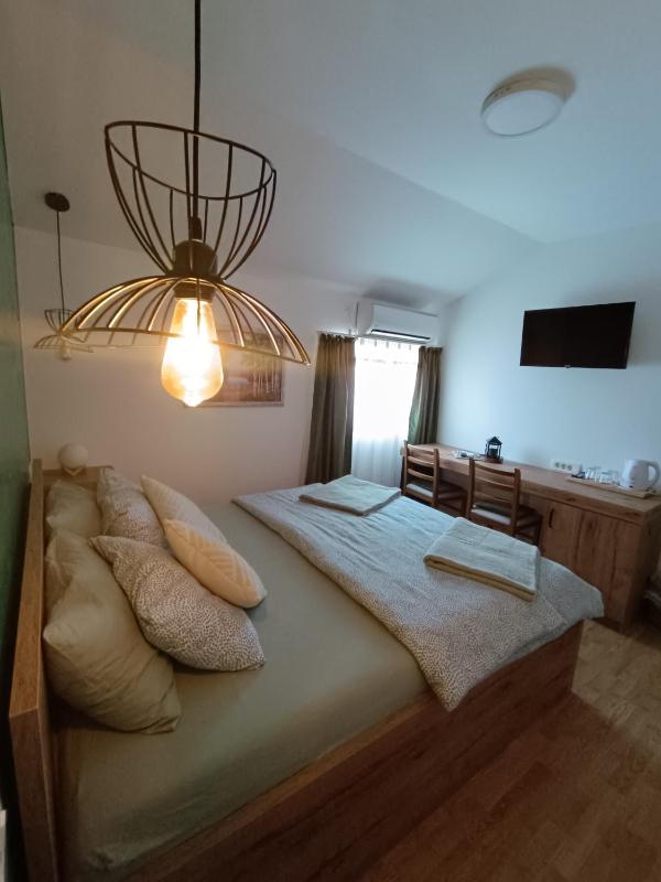 Double Room image 1