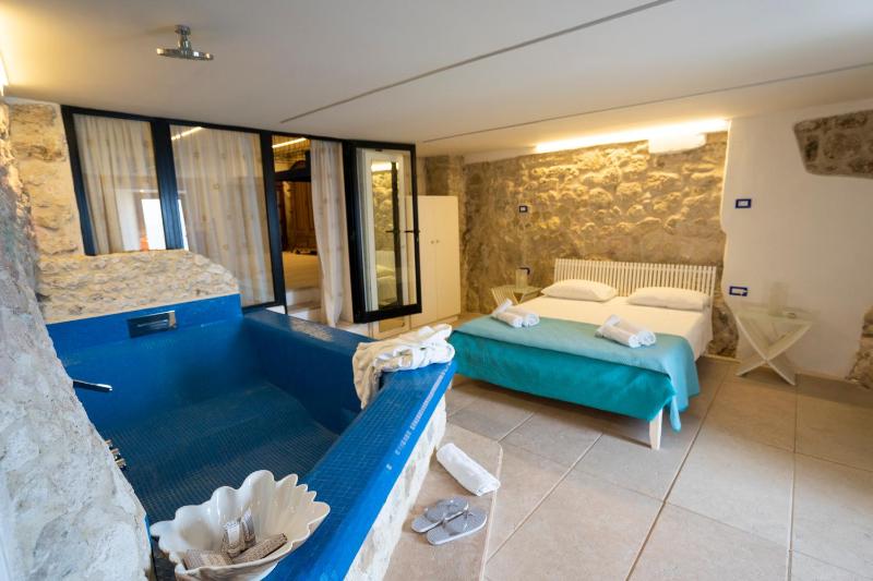 Luna Exclusive Apartment - image 24