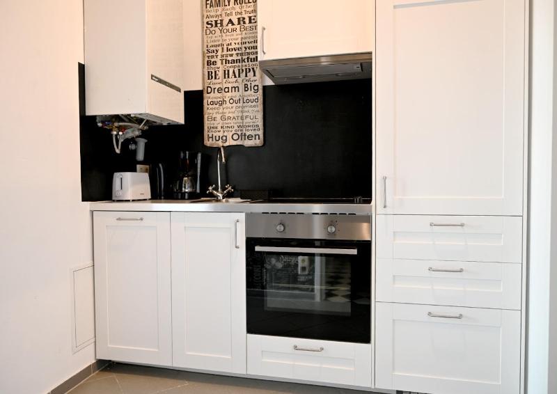 2 Bedroom Apartment for 6 near Donaukanal & U4 U2 Metro - image 8