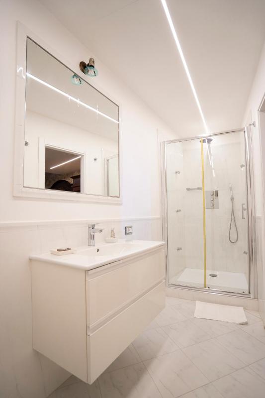Luna Exclusive Apartment - image 10