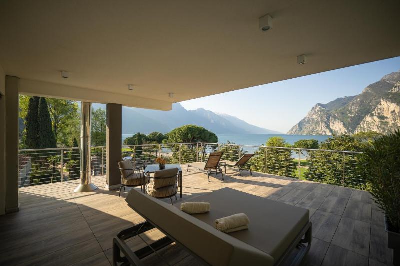 King Suite with Lake View and Terrace image 1