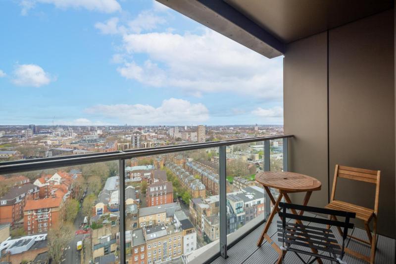 One-Bedroom Apartment image 2