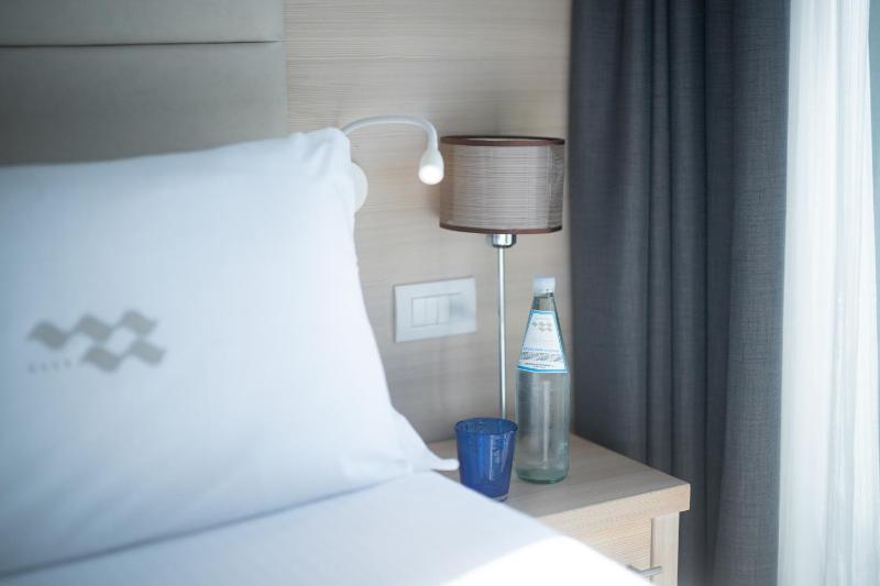 King Suite with Lake View and Terrace image 3