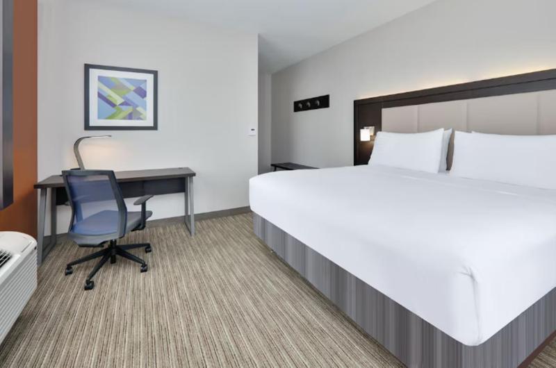King Suite - Non-Smoking image 1