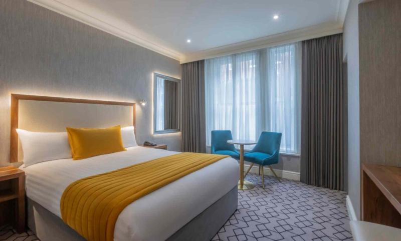 Double Room image 1