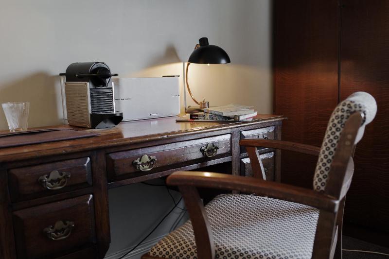 Superior Double Room image 3