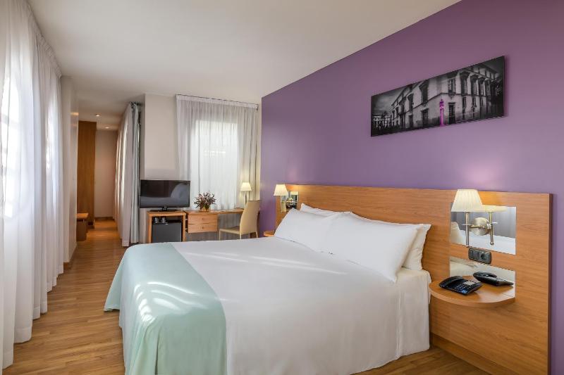 Superior Double or Twin Room with Terrace image 2