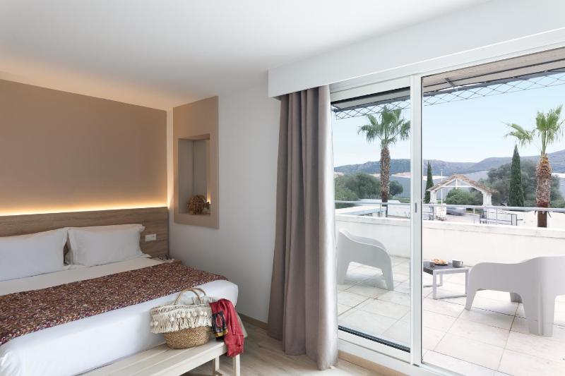 Superior Double Room image 3