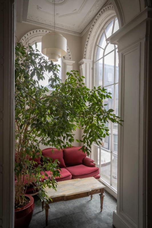 Albany House - image 4