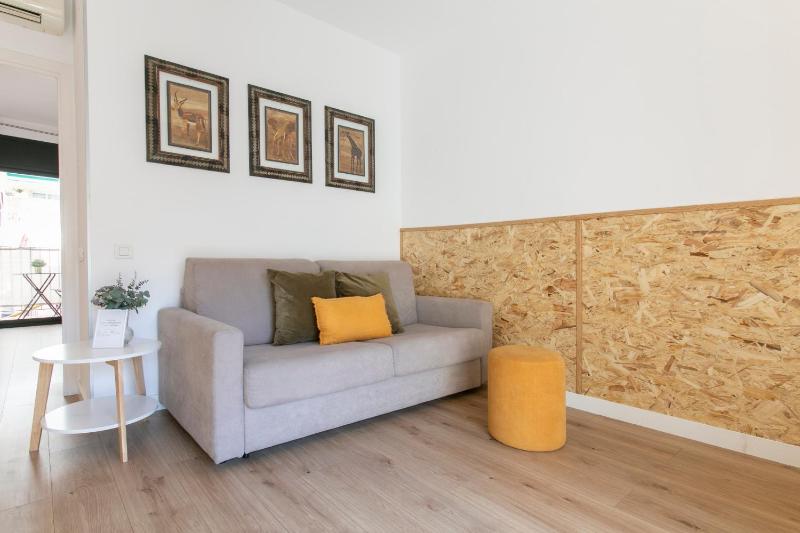 Chic and Modern Apartments in Gracia - image 5