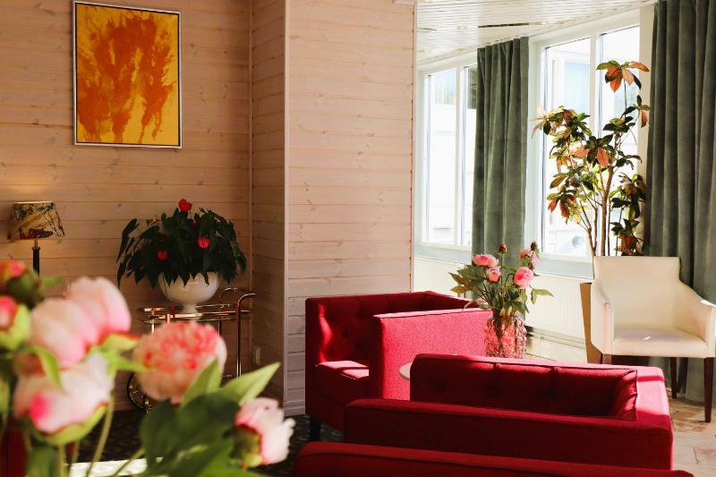 Twin Room image 2