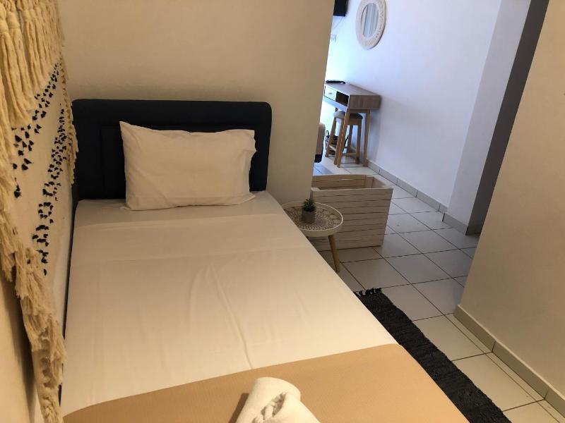 Superior Triple Room image 3