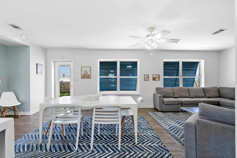 Island Beach Bungalow - image 28