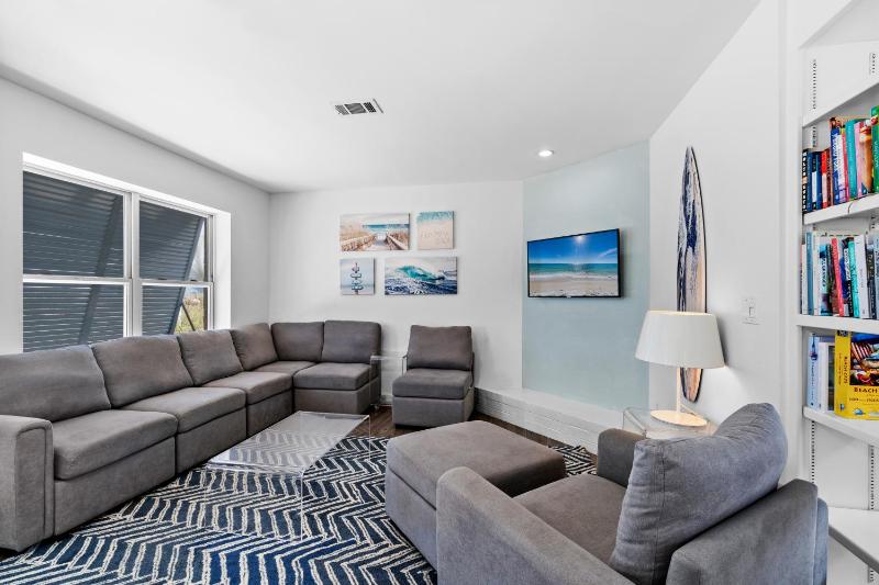 Island Beach Bungalow - image 43
