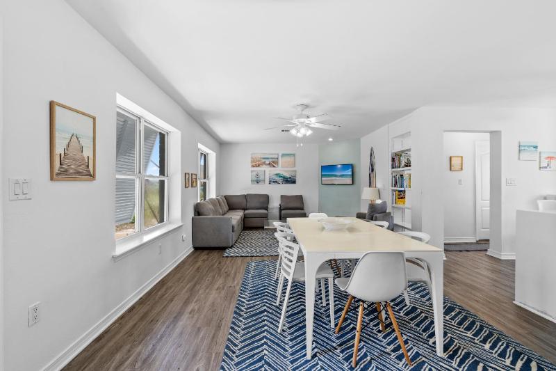 Island Beach Bungalow - image 10