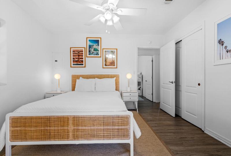 Island Beach Bungalow - image 9