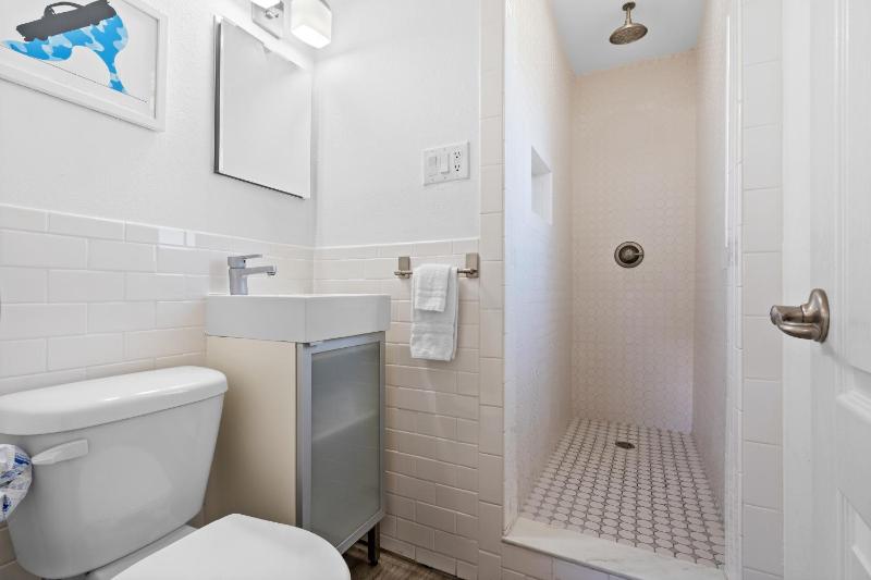 Island Beach Bungalow - image 17