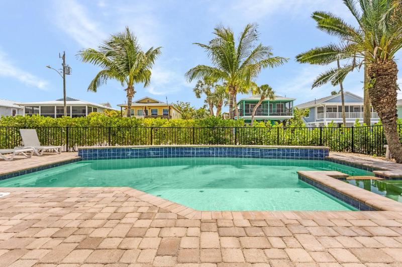 Shells N Sunshine! Getaway Destination Just Minutes from the White Sandy Beaches of Fort Myers! home - image 27