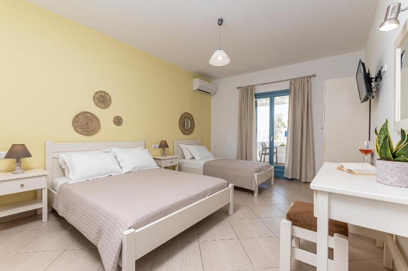 Studio (3 Adults) image 1