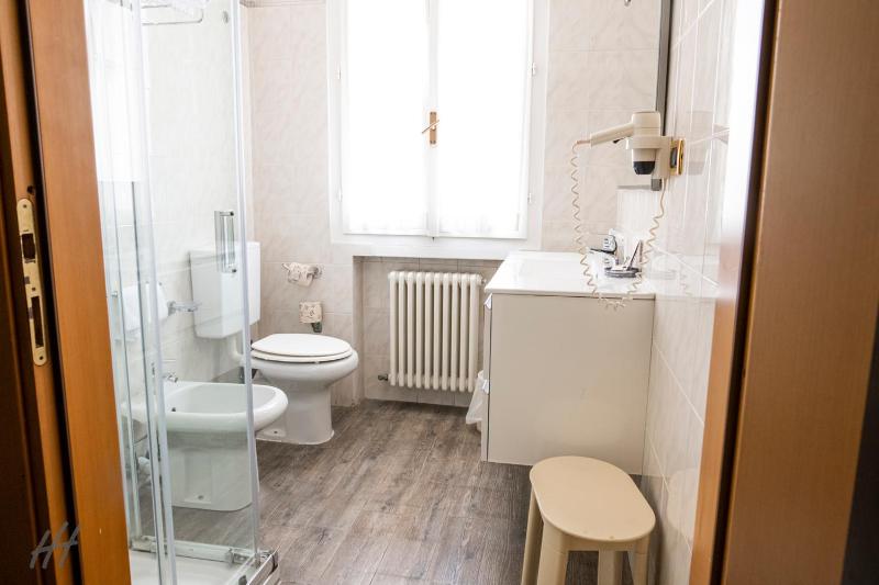 Hotel Holiday- Alla Finestrella - image 11