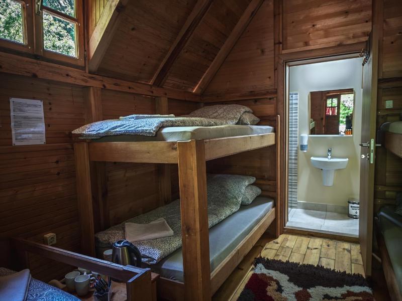 Bungalow (6 Adults) image 3