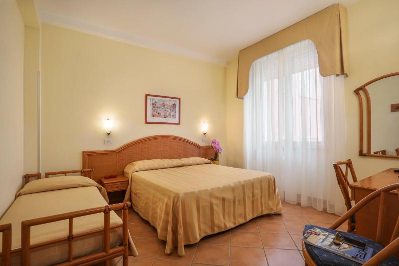 Triple Room image 3