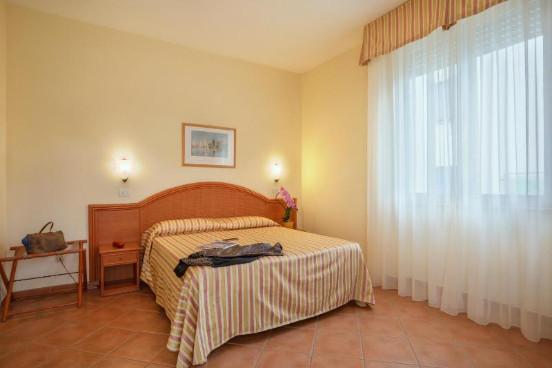 Double or Twin Room image 4