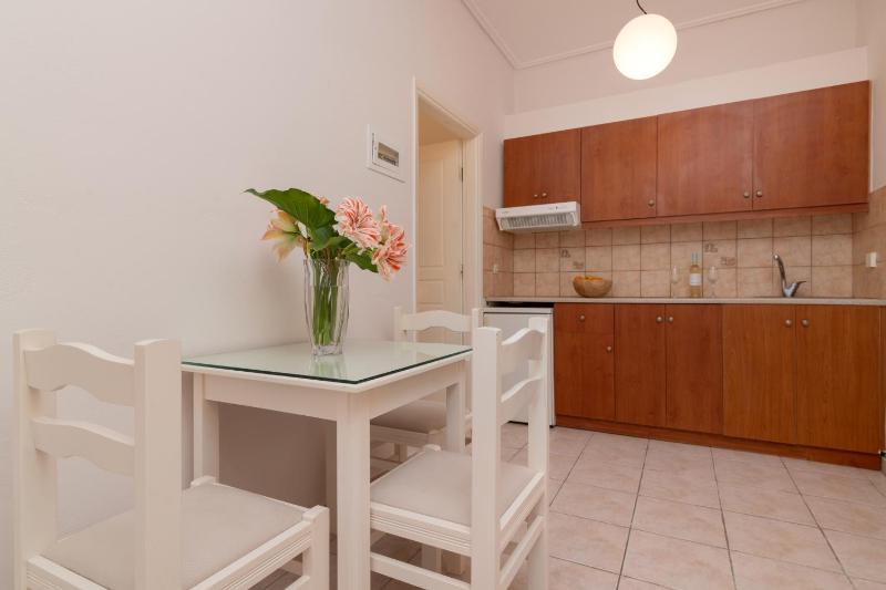 One-Bedroom Apartment with Pool View image 4